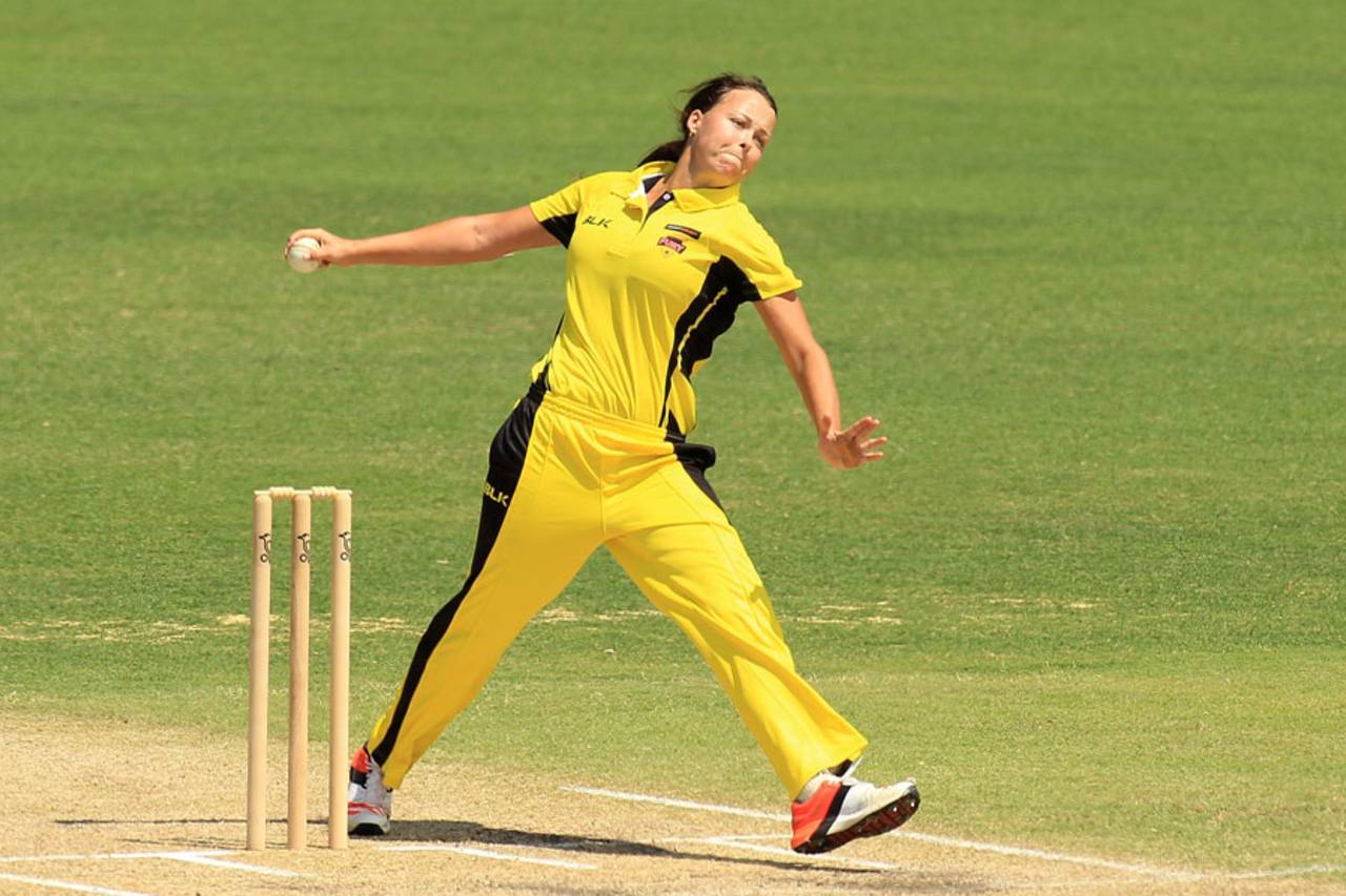 Piepa Cleary in her delivery stride, Western Australia Women v South Australia Women, Women's National Cricket League, Perth, October 11, 2015