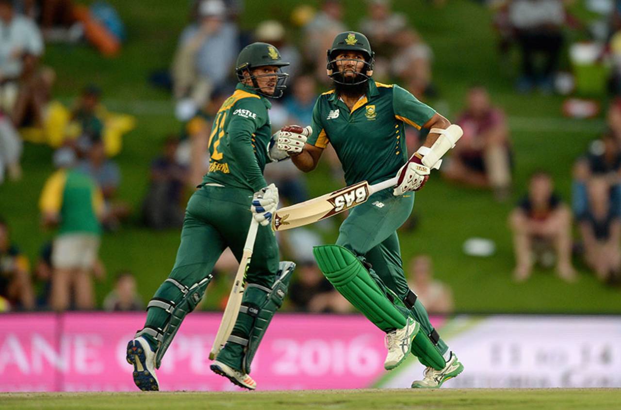 Quinton de Kock and Hashim Amla marshalled South Africa's run-chase with a century stand&nbsp;&nbsp;&bull;&nbsp;&nbsp;AFP