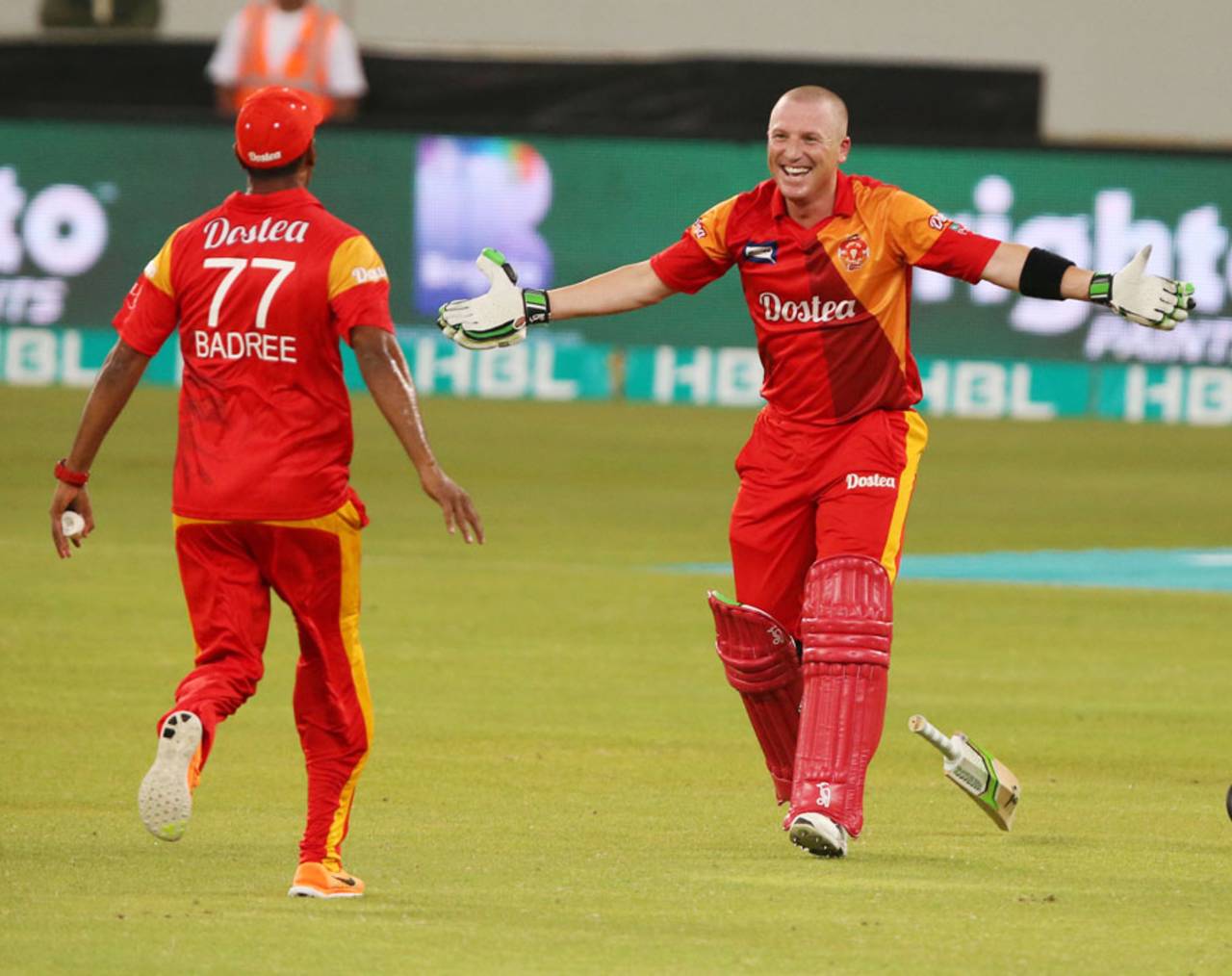 Show Brad some love: Haddin's ease against pace and spin reduced the pressure during Islamabad United's chase&nbsp;&nbsp;&bull;&nbsp;&nbsp;Chris Whiteoak
