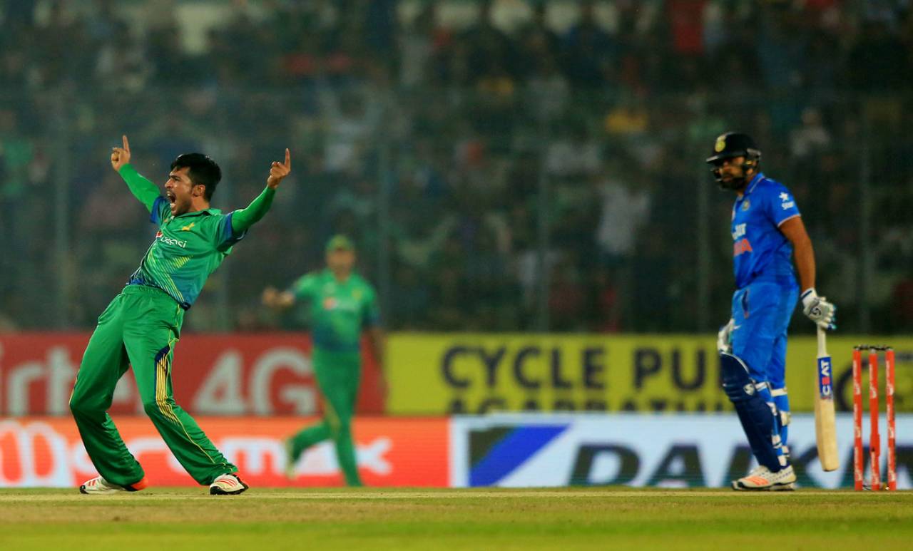 Mohammad Amir trapped Rohit Sharma in front off the second ball, India v Pakistan, Asia Cup, Mirpur, February 27, 2016