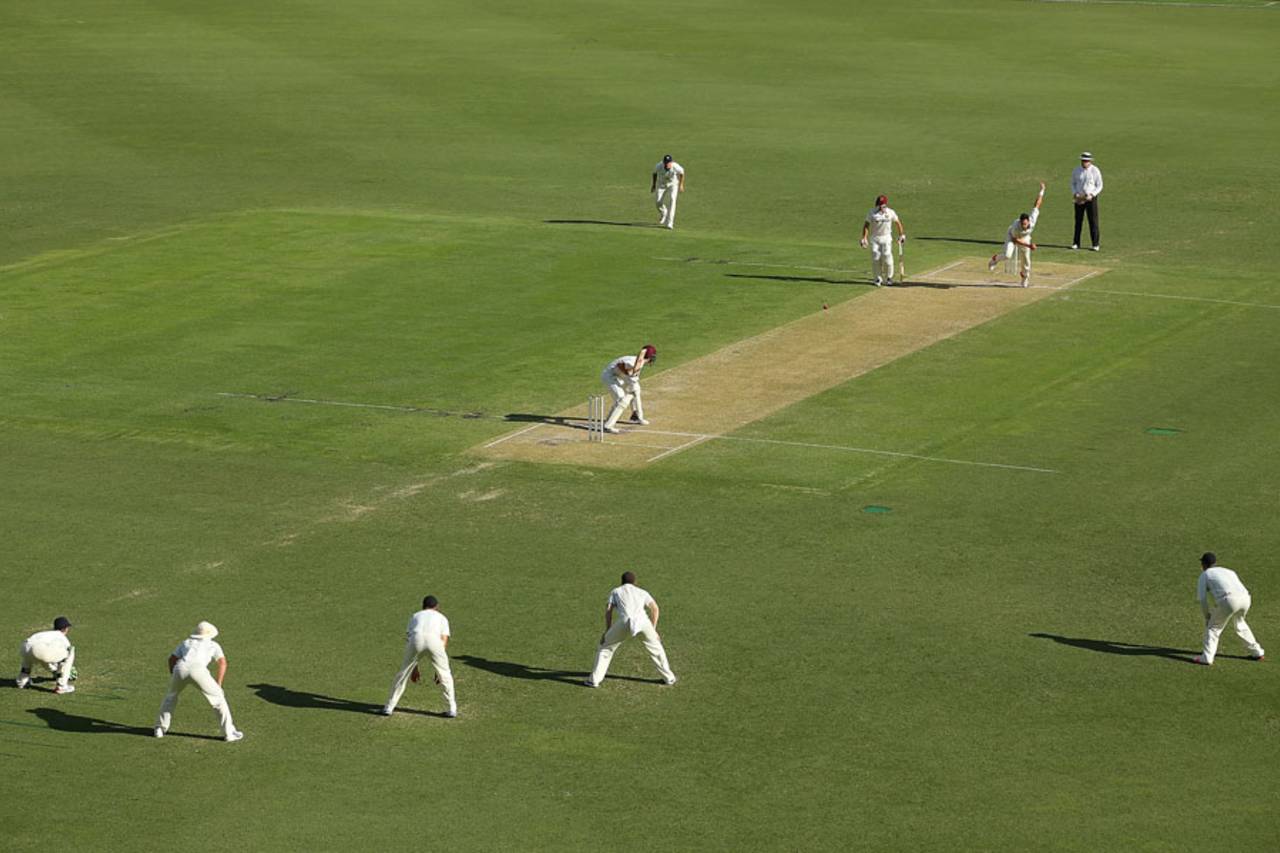 Scott Boland bowls at the Gabba, Queensland v Victoria, Sheffield Shield, Brisbane, 2nd day, March 6, 2016