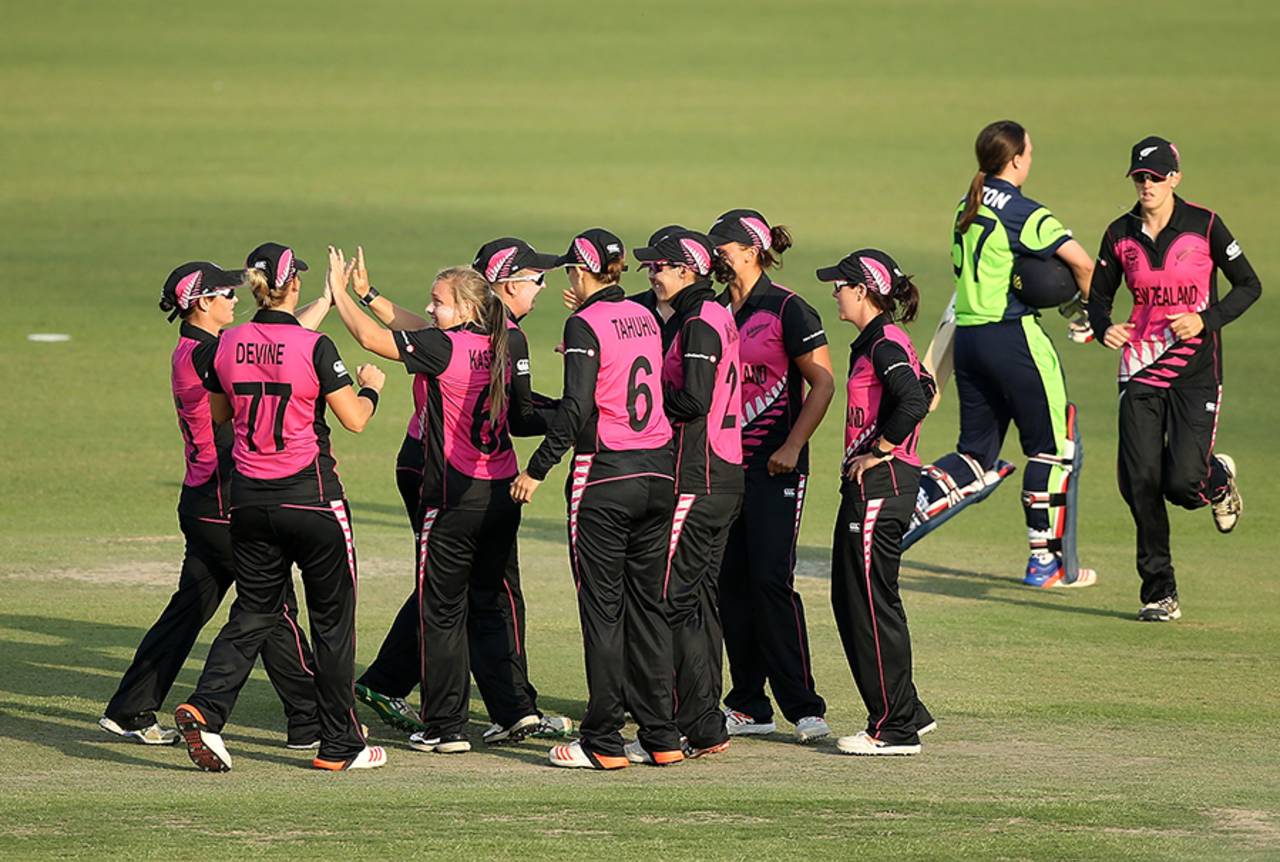 New Zealand gather around to celebrate Cath Dalton's dismissal, Ireland v New Zealand, Women's World T20 2016, Group A, Mohali, March 18, 2016