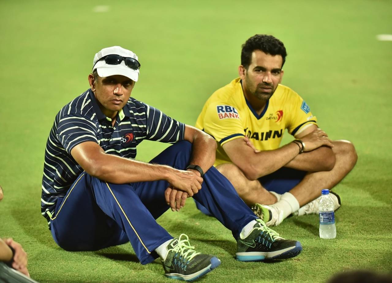 Rahul Dravid and Zaheer Khan look on at Delhi Daredevils practice session, Delhi, April 6, 2016