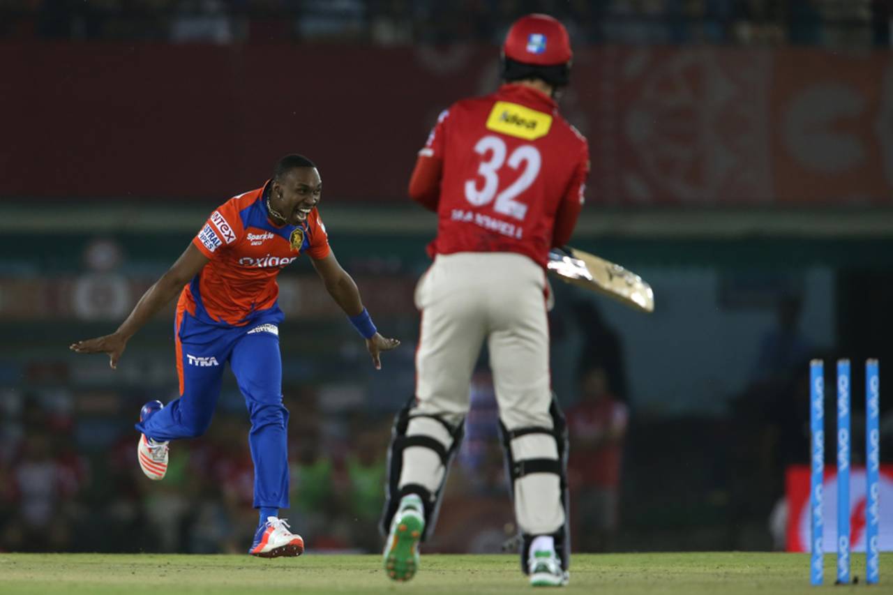 Dwayne Bravo pushed Glenn Maxwell on the back foot with a quick bouncer and followed that up with an accurate yorker.&nbsp;&nbsp;&bull;&nbsp;&nbsp;BCCI