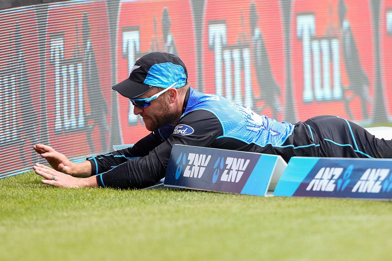 Brendon McCullum slides past the rope and nearly collides with the advertising board, New Zealand v Sri Lanka, 1st ODI, Christchurch, December 26, 2015