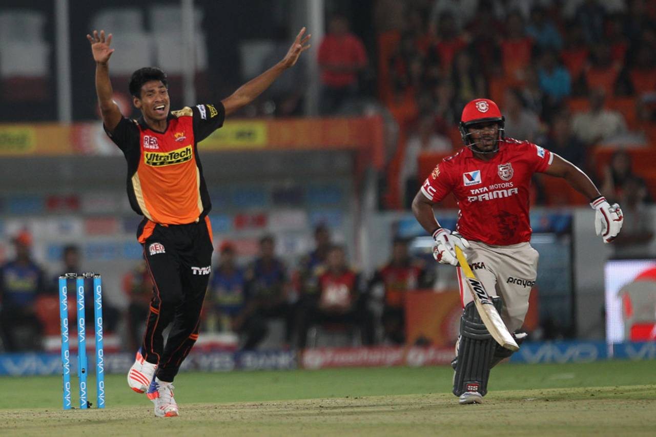 David Warner explained that Mustafizur Rahman's role was to come in in the last over of the Powerplay and try not to give the opposition momentum going into the middle period&nbsp;&nbsp;&bull;&nbsp;&nbsp;BCCI