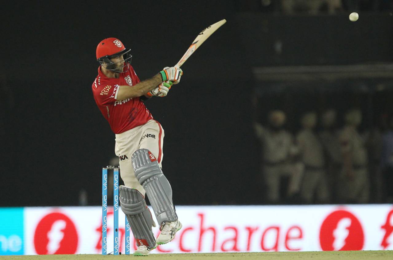 Glenn Maxwell plays the hook, Kings XI Punjab v Mumbai Indians, IPL 2016, Mohali, April 25, 2016