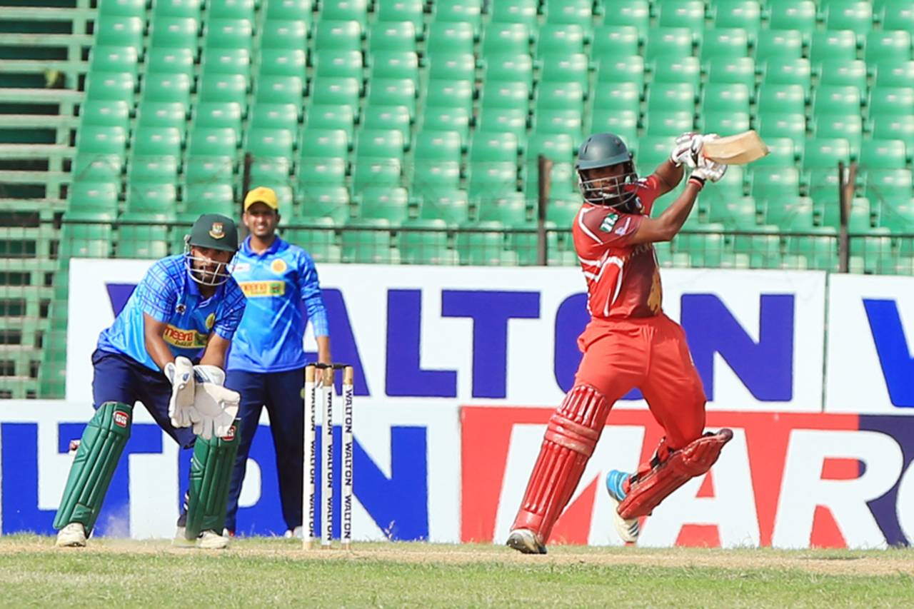 Mahmudul Hasan cuts through point, Abahani Limited v Kalabagan Cricket Academy, Dhaka Premier Division Cricket League, Fatullah, May 16, 2016