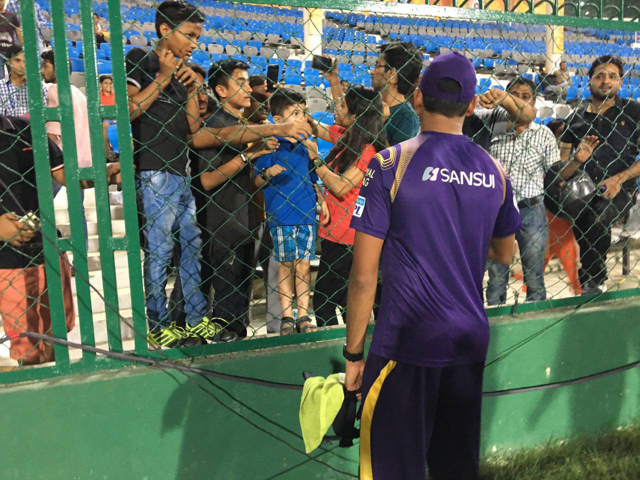 Ankit Rajpoot obliges excited fans in Kanpur, posing for a selfie on the eve of the city's first IPL match&nbsp;&nbsp;&bull;&nbsp;&nbsp;ESPNcricinfo