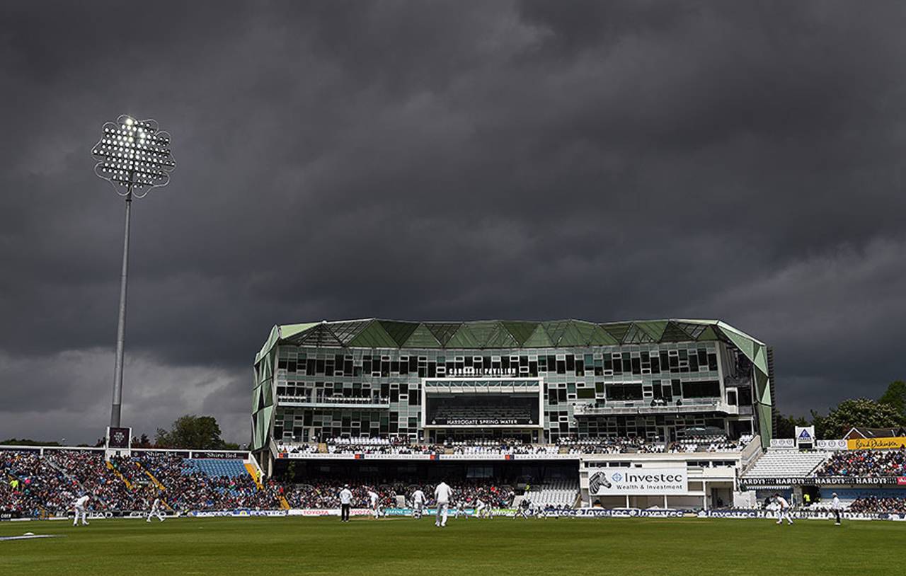 Dark skies over Headingley, England v Sri Lanka, 1st Test, Headingley, 3rd day, May 21, 2016