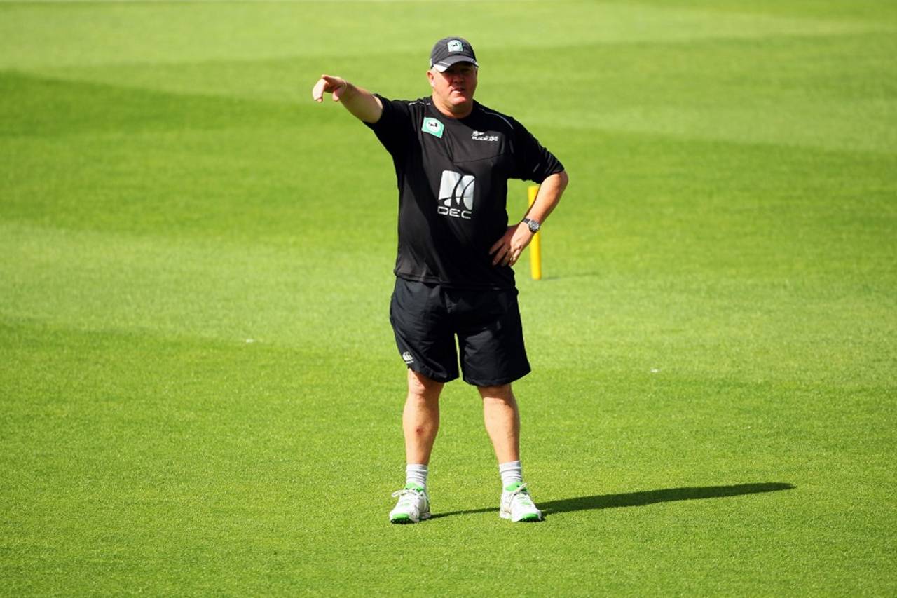 Andy Moles directs training during a New Zealand nets session, Auckland, January 9, 2009