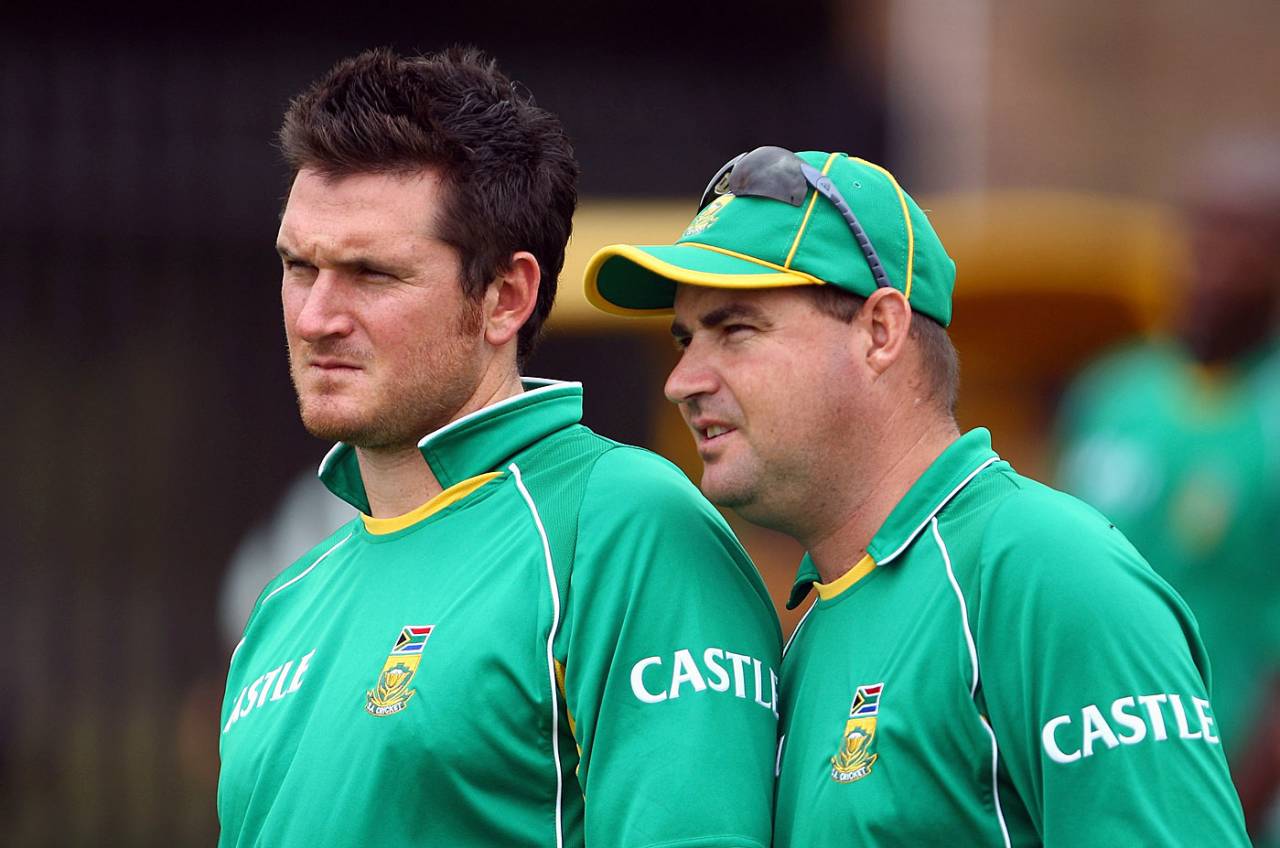 Graeme Smith and Mickey Arthur have a chat at the nets, SCG, January 2, 2009
