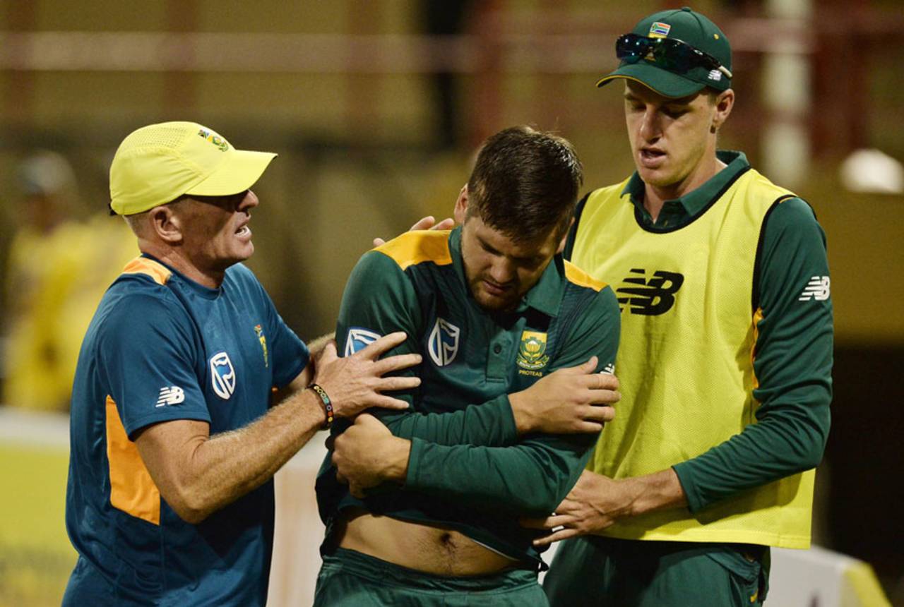 Rilee Rossouw dislocated his shoulder while diving near the boundary, Australia v South Africa, 3rd match, ODI tri-series, Providence, June 7, 2016