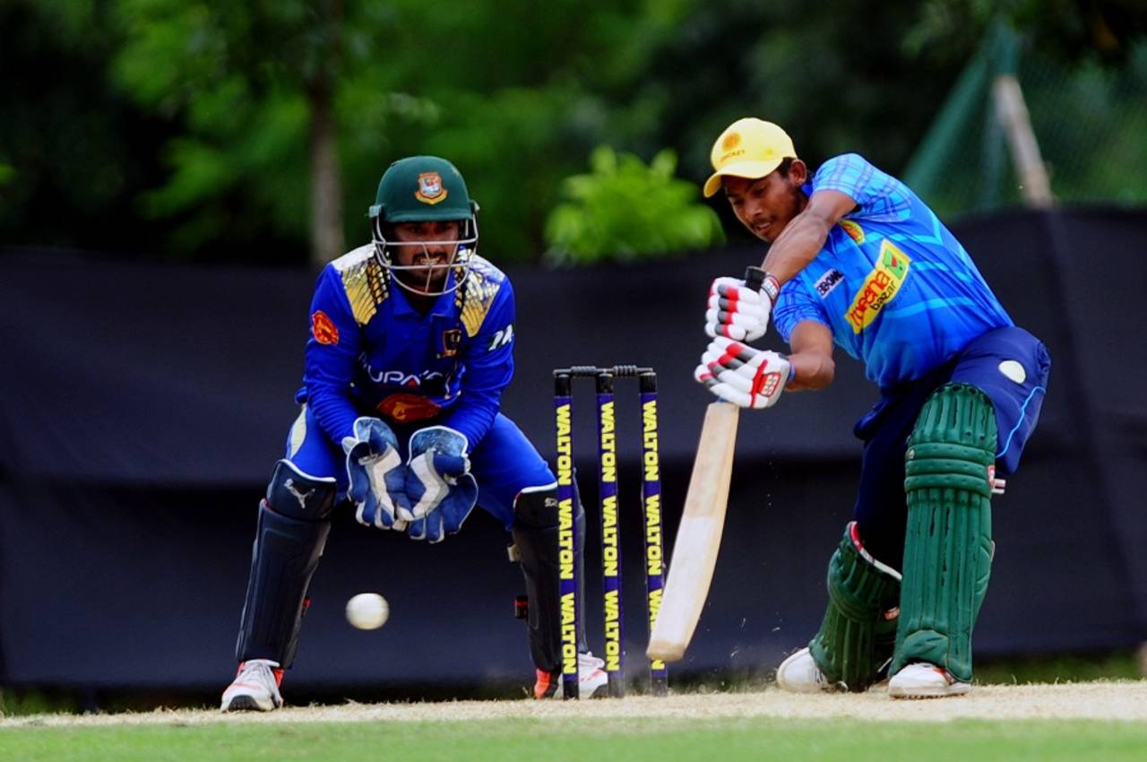 Mosaddek Hossain scored 73 and followed it up with a five-wicket haul to help Abahani to a 60-run win and take a big step towards the DPL title&nbsp;&nbsp;&bull;&nbsp;&nbsp;RisingBD.com