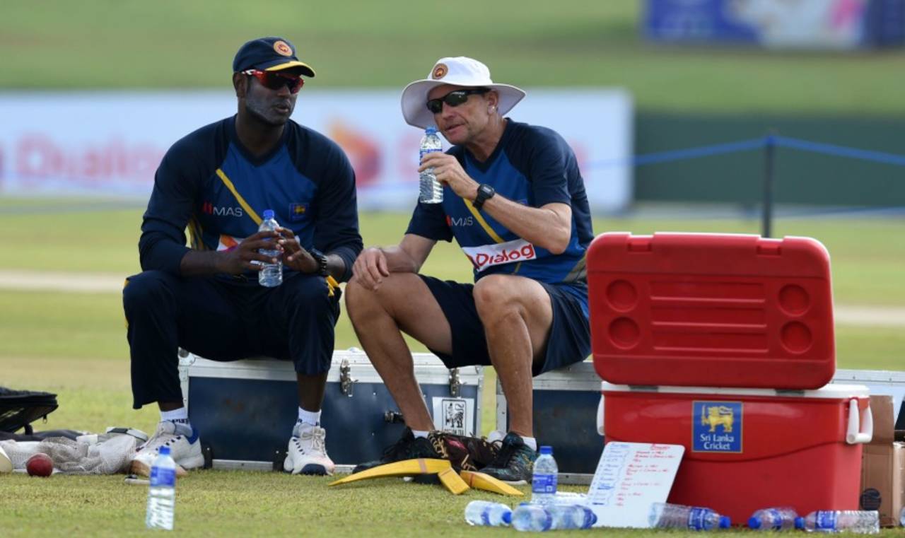Angelo Mathews and coach Graham Ford have a chat, Galle, August 2, 2016
