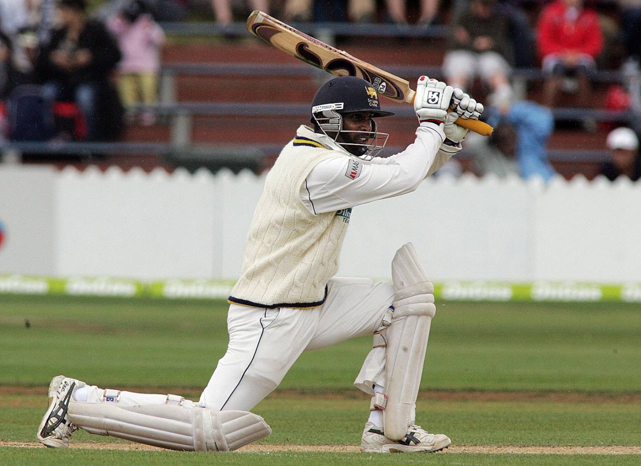 Chamara Silva drives, New Zealand v Sri Lanka, 2nd Test, Wellington, December 17, 2006