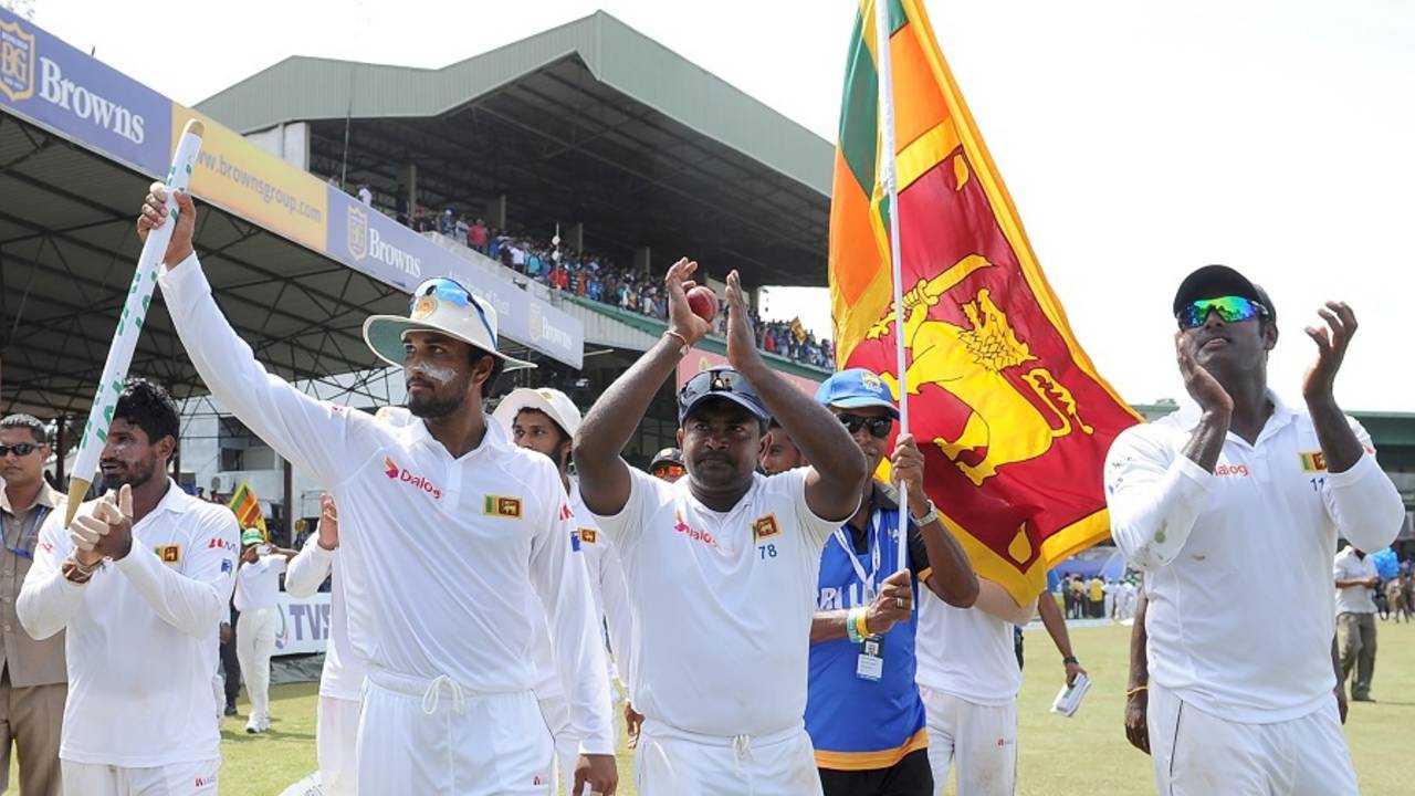 Dinesh Chandimal, Rangana Herath and Angelo Mathews during a lap of honour, Sri Lanka v Australia, 3rd Test, SSC, 5th day, August 17, 2016