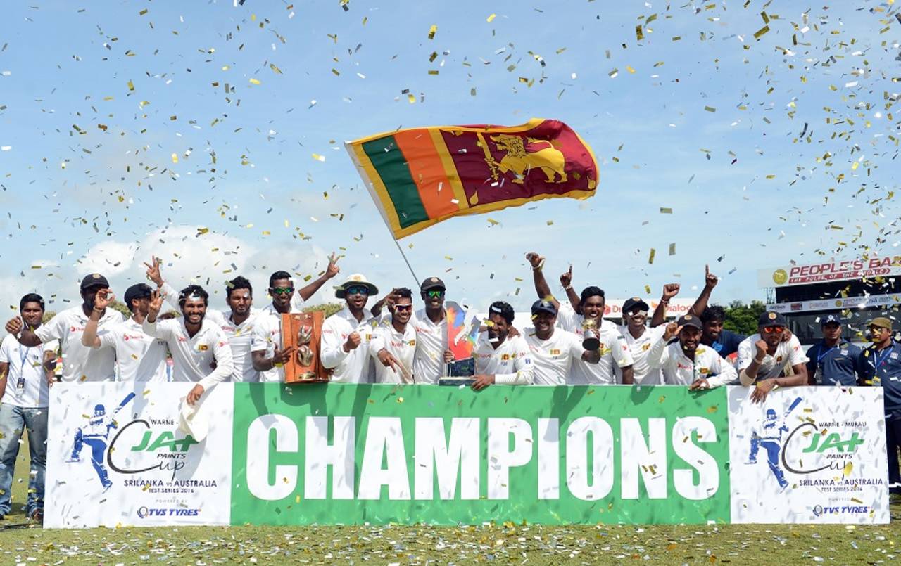 The Sri Lanka team celebrate their historic victory, Sri Lanka v Australia, 3rd Test, SSC, 5th day, August 17, 2016