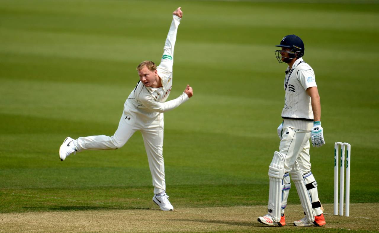 Gareth Batty bowls, Surrey v Middlesex, County Championship, Division One, The Oval, 1st day, May 15, 2016