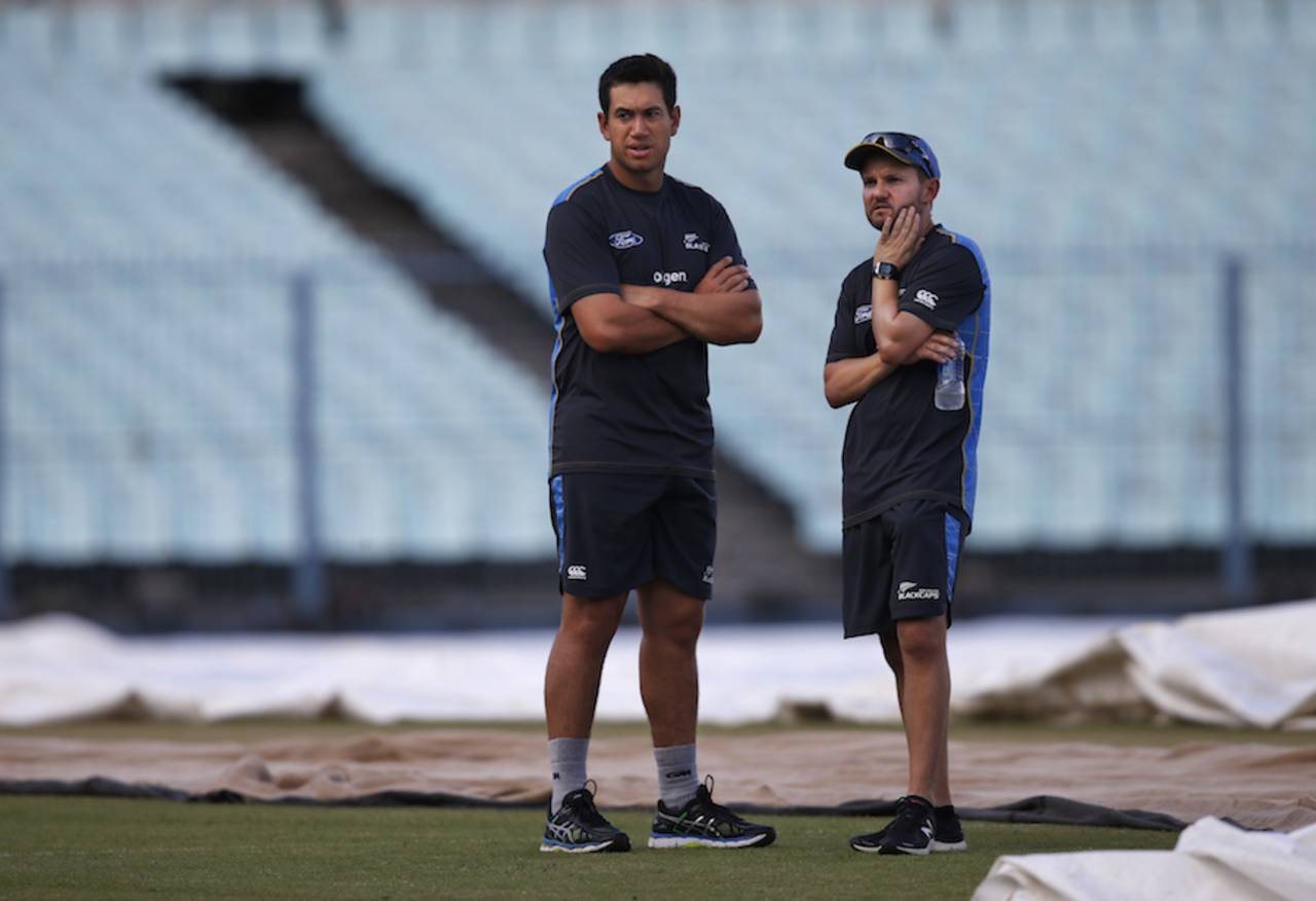 Coach Mike Hesson believes eye issues may be contributing to Ross Taylor's poor batting and catching form&nbsp;&nbsp;&bull;&nbsp;&nbsp;Associated Press