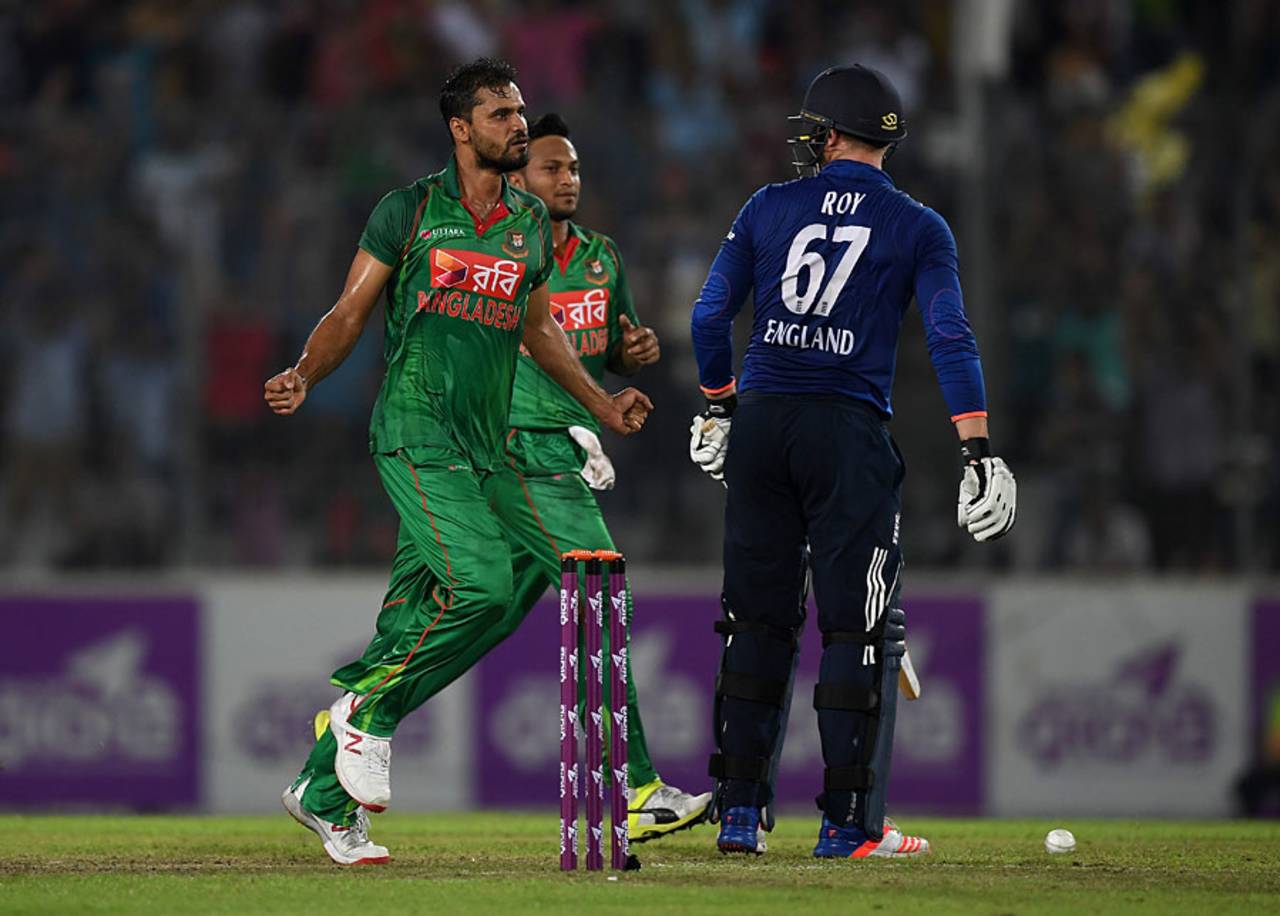 Mashrafe's opening spell put Bangladesh on top and they rarely let up in England's chase&nbsp;&nbsp;&bull;&nbsp;&nbsp;Getty Images