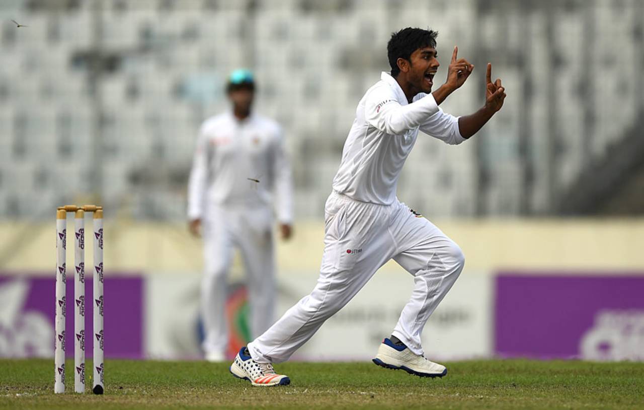 Mehedi Hasan sparked an England collapse, Bangladesh v England, 2nd Test, Mirpur, 3rd day, October 30, 2016