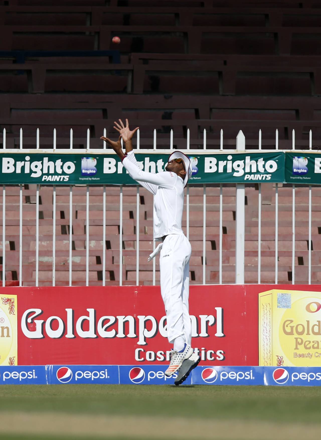 Roston Chase jumps backwards on the boundary line to prevent Mohammad Amir's shot from going for six&nbsp;&nbsp;&bull;&nbsp;&nbsp;Getty Images