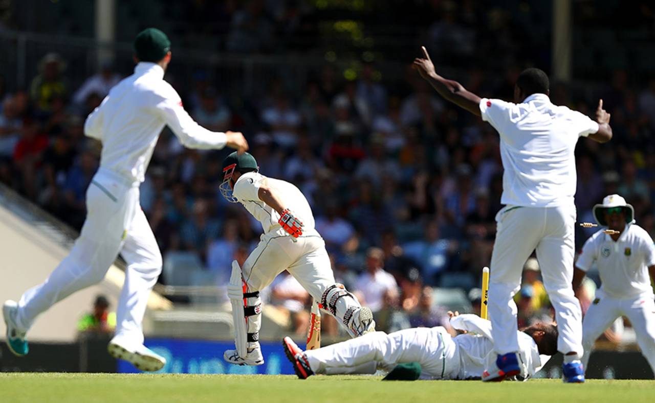 Temba Bavuma's spectacular throw had David Warner short of his crease, Australia v South Africa, 1st Test, Perth, 4th day, November 6, 2016