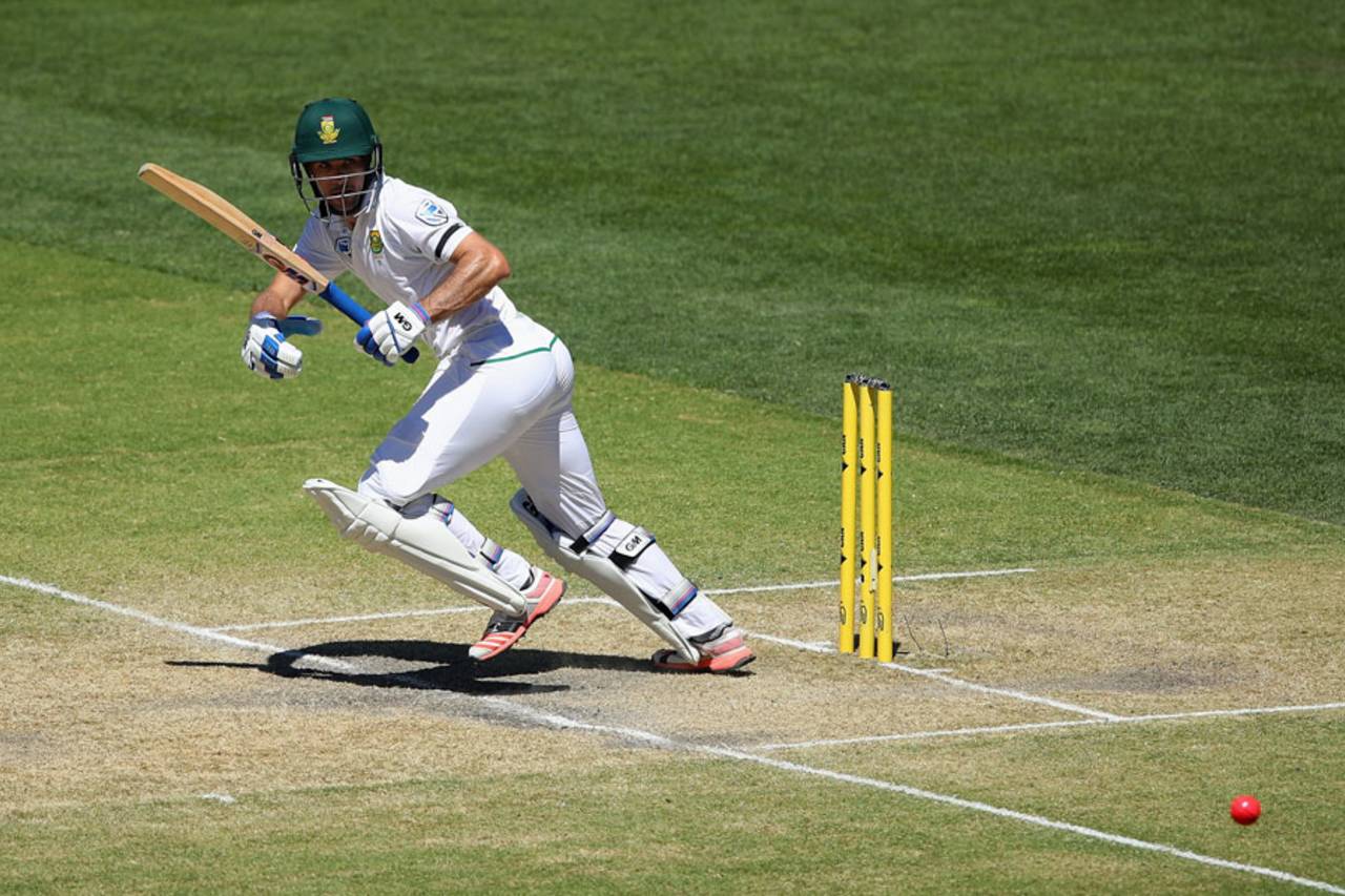 Stephen Cook sets off on a run, Australia v South Africa, 3rd Test, Adelaide, 4th day, November 27, 2016