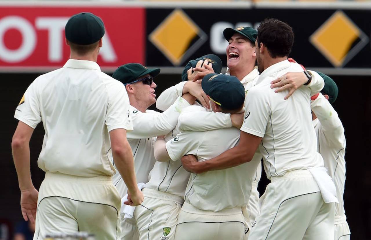 The Australian players celebrate their thrilling win, Australia v Pakistan, 1st Test, Brisbane, 5th day, December 19, 2016