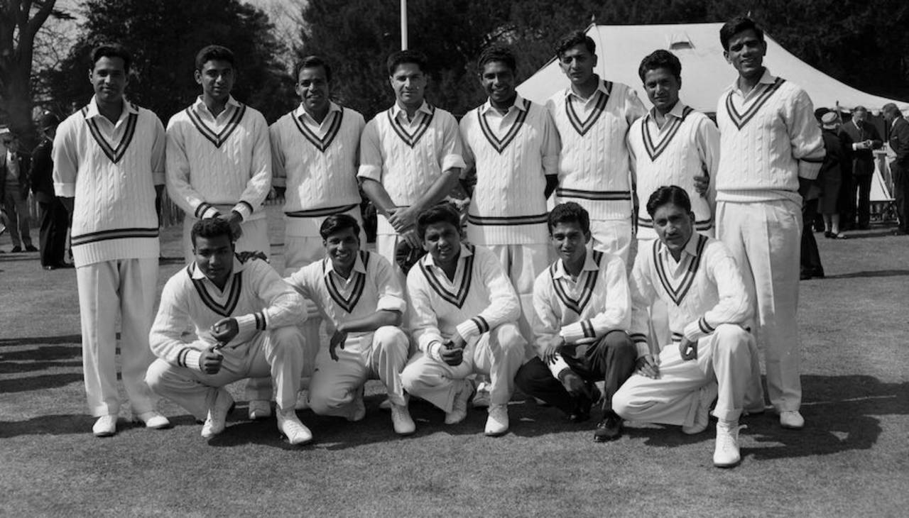 Imtiaz Ahmed (back row, third from left) with the Pakistan team on the tour of England in 1962&nbsp;&nbsp;&bull;&nbsp;&nbsp;Getty Images