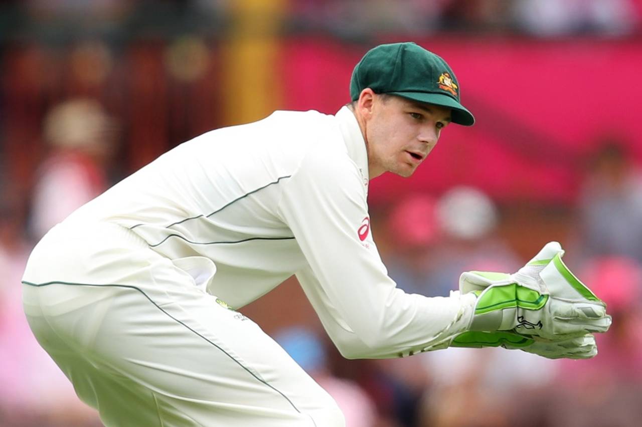 Peter Handscomb took the wicketkeeping gloves after an ill Matthew Wade left the field, Australia v Pakistan, 3rd Test, Sydney, 3rd day, January 5, 2017