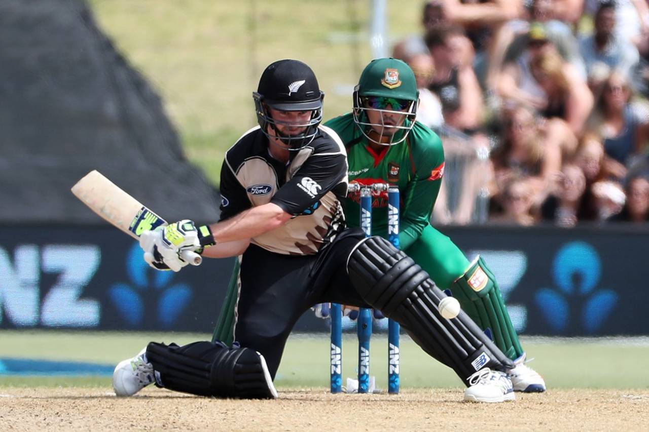 Colin Munro showcased his ability to generate power with a switch-hit six over third man&nbsp;&nbsp;&bull;&nbsp;&nbsp;AFP