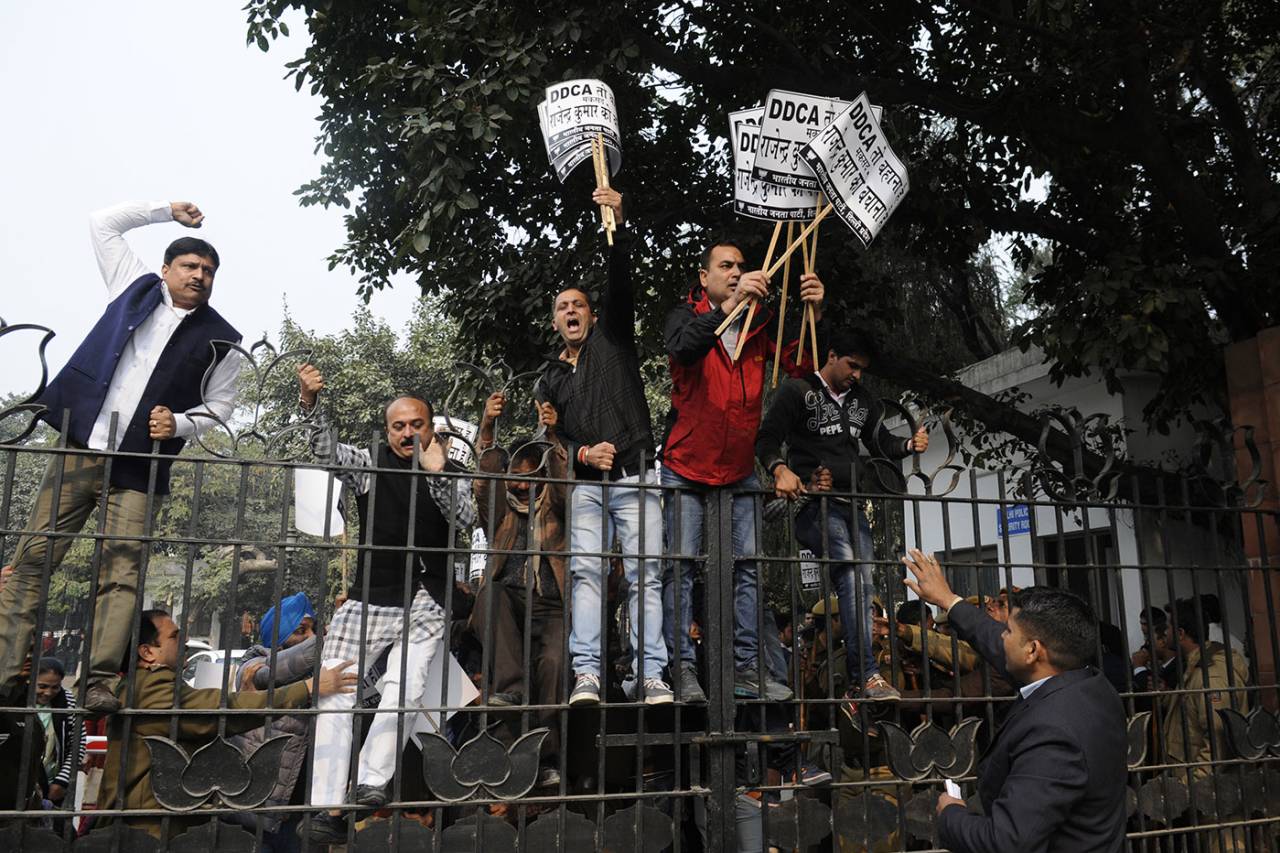 BJP workers protest in Delhi to protest the calling of a special session of the Assembly to discuss alleged irregularities in the DDCA, December 22, 2015