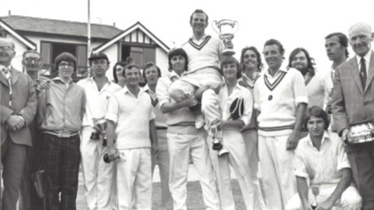 Peter Kippax (fourth from left) with Idle's Priestley Cup winning team in 1976&nbsp;&nbsp;&bull;&nbsp;&nbsp;Getty Images