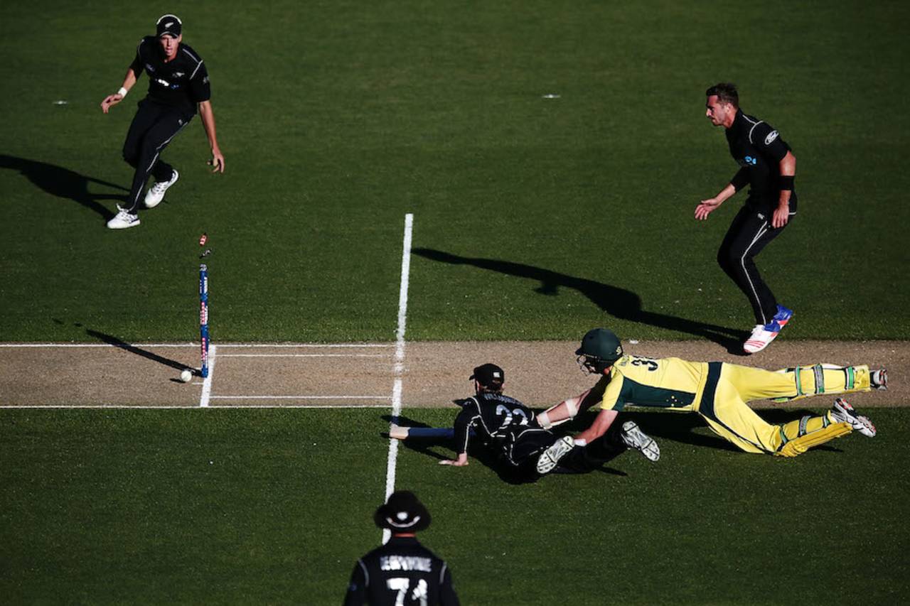 Kane Williamson runs out Josh Hazlewood to win the game, New Zealand v Australia, 1st ODI, Auckland, January 30, 2017