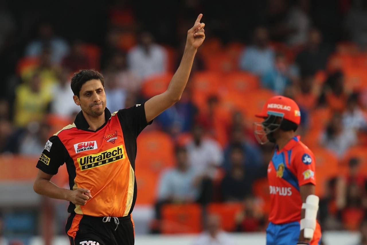 'Everyone says 'oh, bowl a yorker' because somebody who never bowled doesn't know what it takes to bowl a yorker' - Ashish Nehra&nbsp;&nbsp;&bull;&nbsp;&nbsp;BCCI