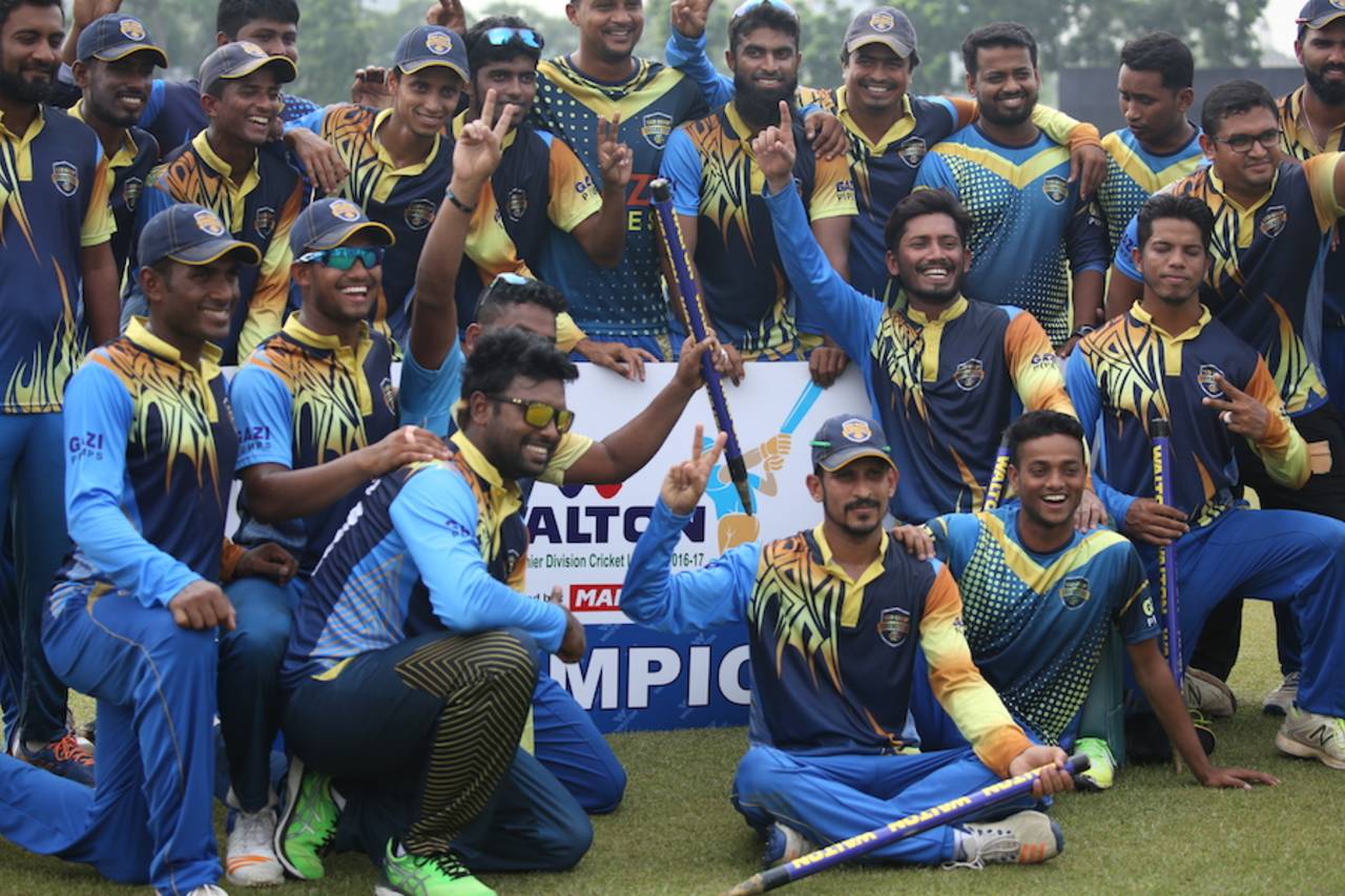 The Gazi Group team celebrates its title win, Gazi Group Cricketers v Prime Doleshwar Sporting Club, Super League, DPL 2017, BKSP -3 Ground, June 6, 2017
