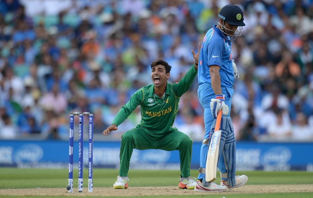 Shadab Khan makes an appeal after pinging Yuvraj Singh on the pad, India v Pakistan, Final, Champions Trophy 2017, The Oval, London, June 18, 2017
