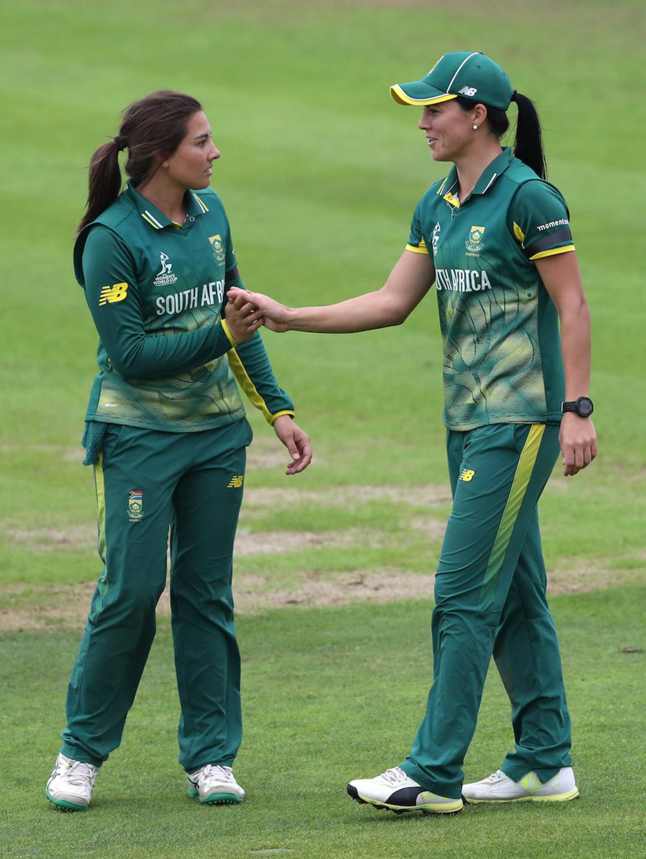 Sune Luus is congratulated by Marizanne Kapp, Australia v South Africa, Women's World Cup, Taunton, July 15, 2017