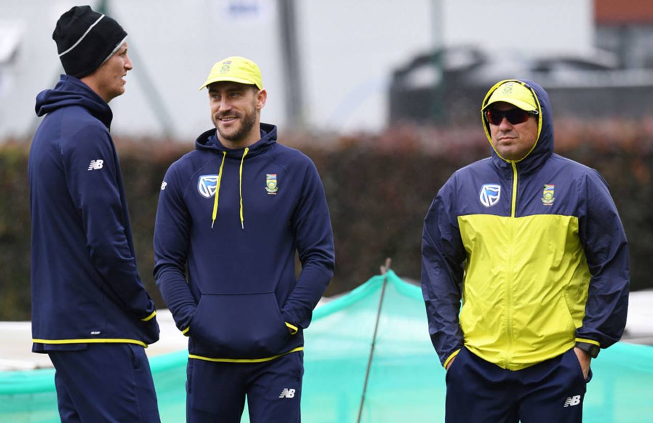 Chris Morris, Faf du Plessis and Russell Domingo gets a test of Manchester conditions&nbsp;&nbsp;&bull;&nbsp;&nbsp;AFP