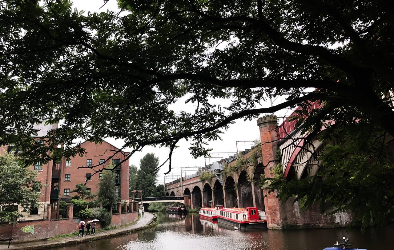 The Bridgewater Canal in Manchester: stroll, run or simply contemplate life along its banks&nbsp;&nbsp;&bull;&nbsp;&nbsp;Firdose Moonda/ESPNcricinfo Ltd