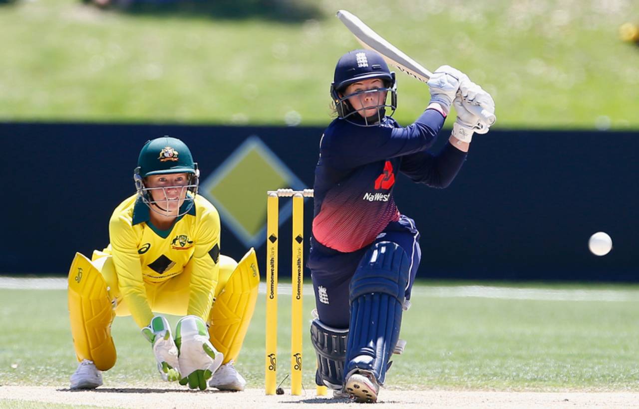 Tammy Beaumont shapes up to play a reverse sweep, Australia v England, Women's Ashes 2017-18, 3rd ODI, Coffs Harbour, October 29, 2017 