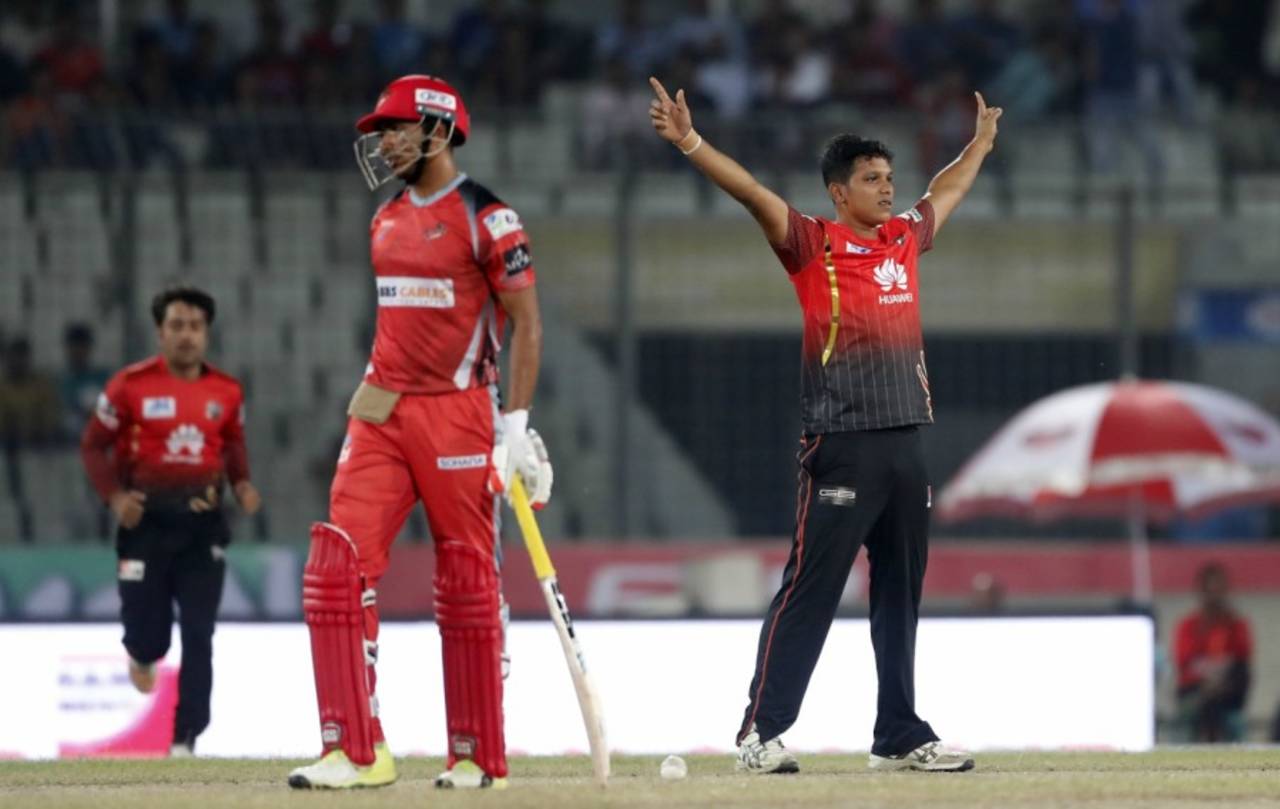 Mohammad Saifuddin celebrates a wicket&nbsp;&nbsp;&bull;&nbsp;&nbsp;Raton Gomes/BCB