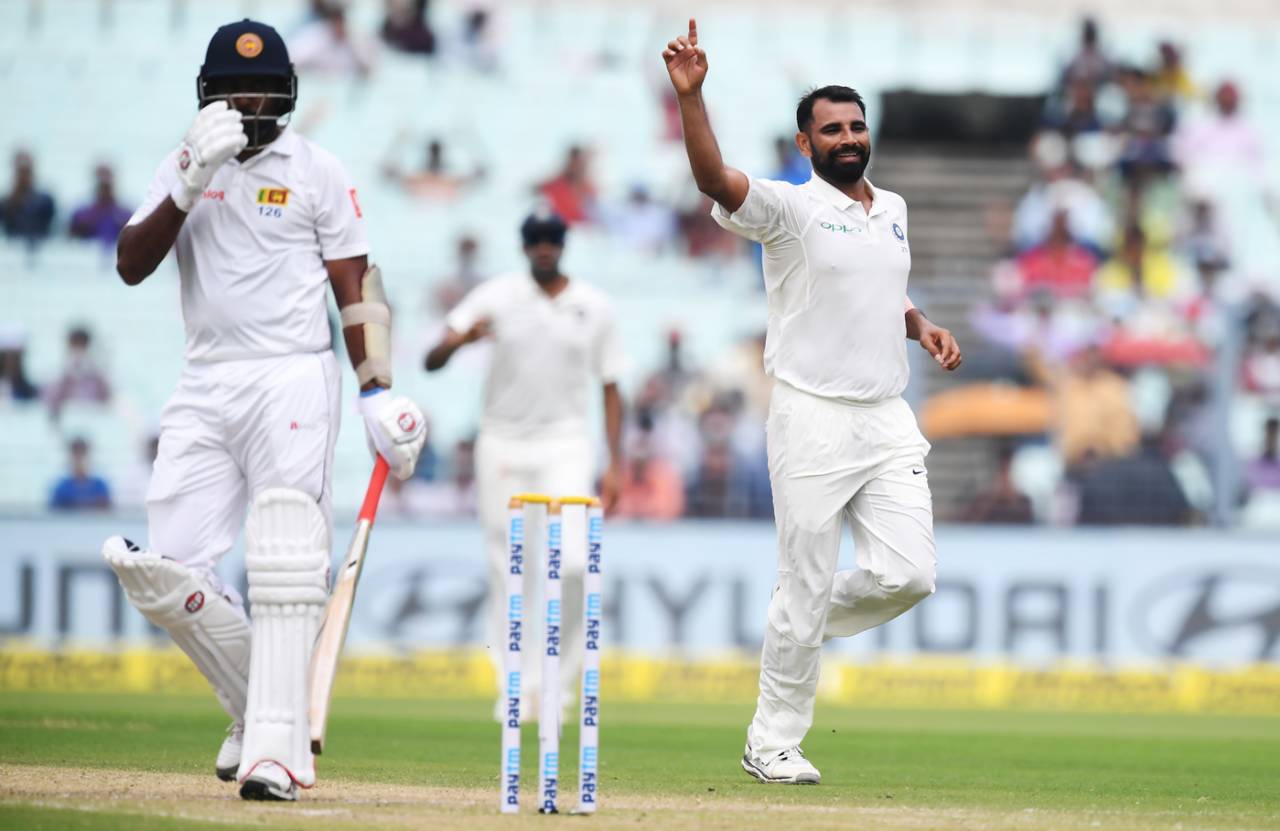 Mohammed Shami sent back Dilruwan Perera for 5, India v Sri Lanka, 1st Test, 4th Day, Kolkata, 19 November, 2017