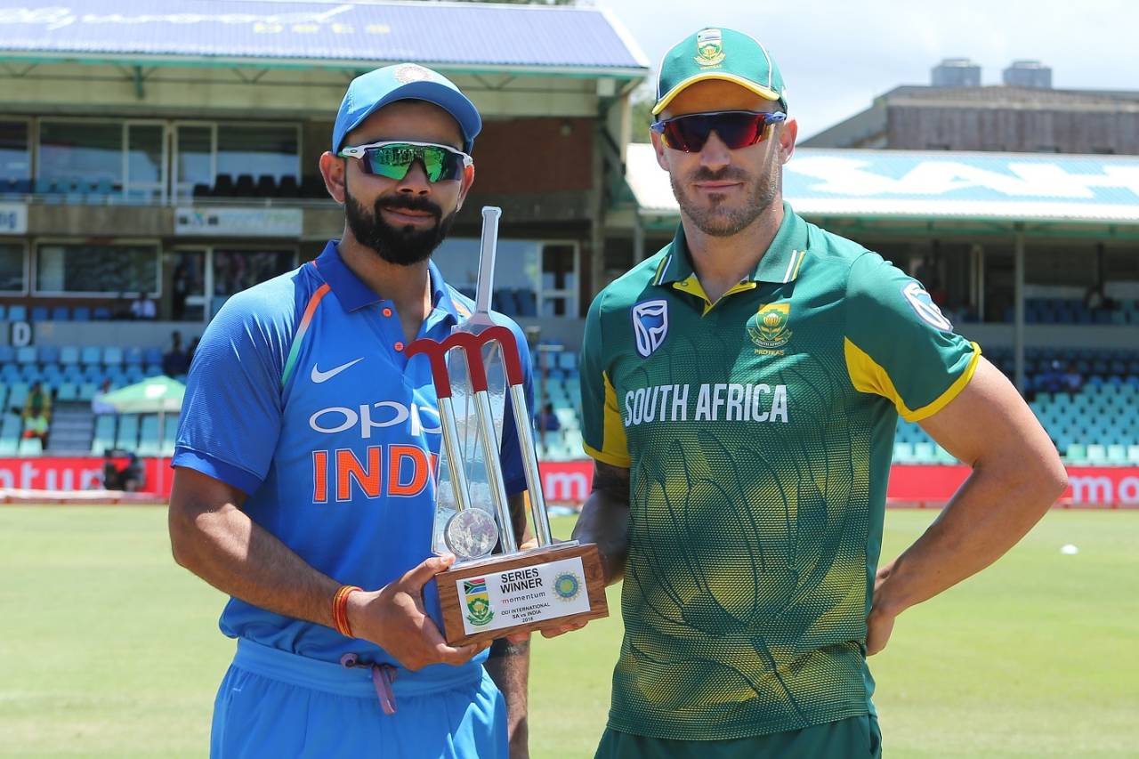 Virat Kohli and Faf du Plessis with the series trophy, South Africa v India, 1st ODI, Durban, February 1, 2018