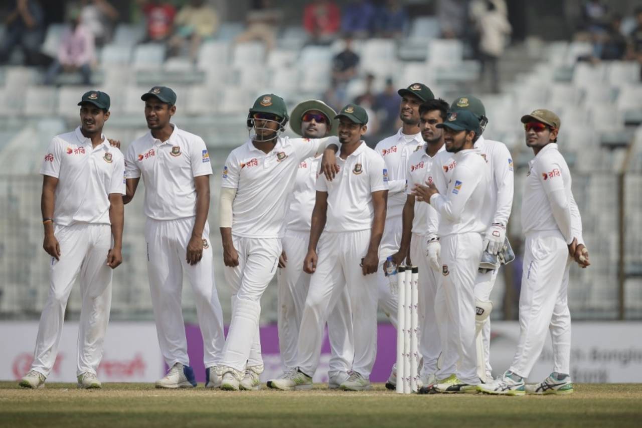 Bangladesh wait on a review of Dilruwan Perera's wicket, Bangladesh v Sri Lanka, 1st Test, Chittagong, 4th day, February 3, 2018