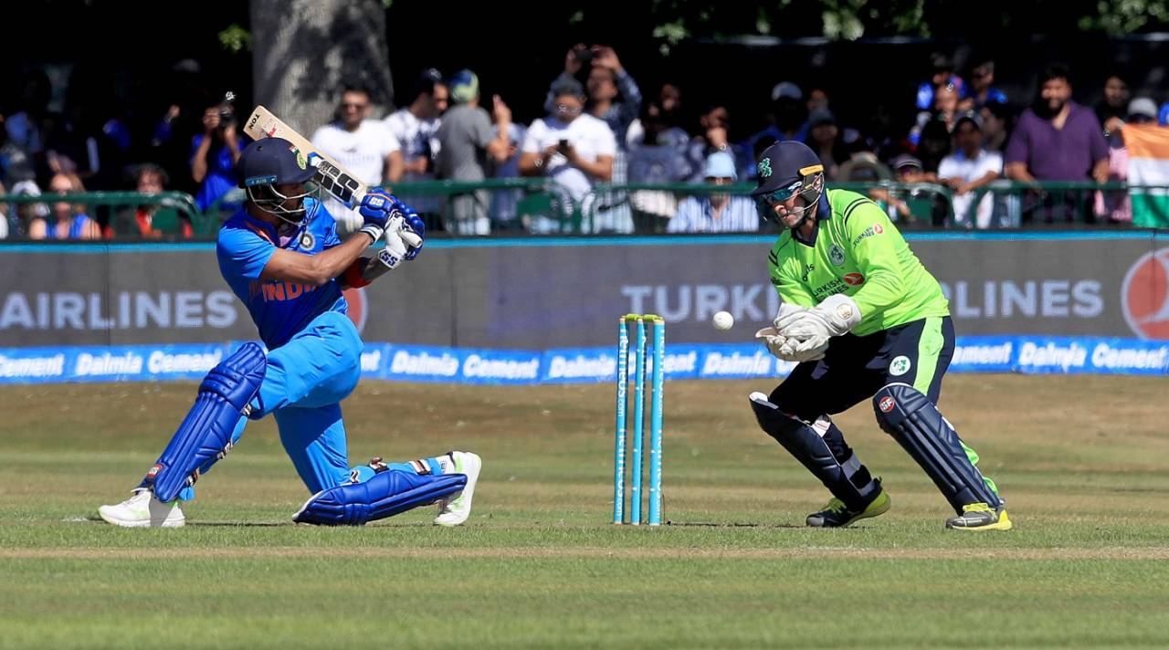 KL Rahul unleashes a slog sweep, Ireland v India, 2nd T20I, Dublin, June 29, 2018