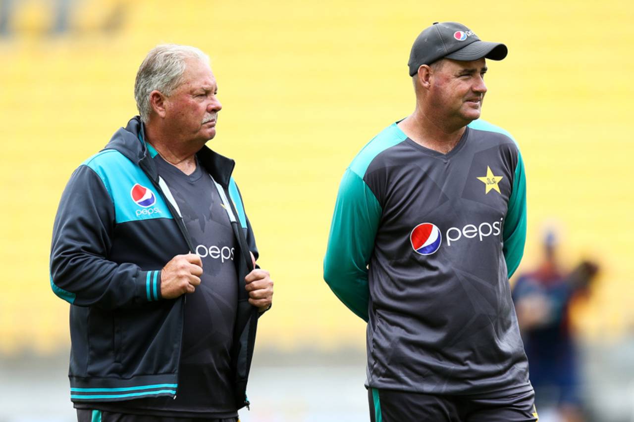 Mickey Arthur (right) and Steve Rixon had hauled Pakistan's fielding up by the seat of its pants&nbsp;&nbsp;&bull;&nbsp;&nbsp;Hagen Hopkins/Getty Images
