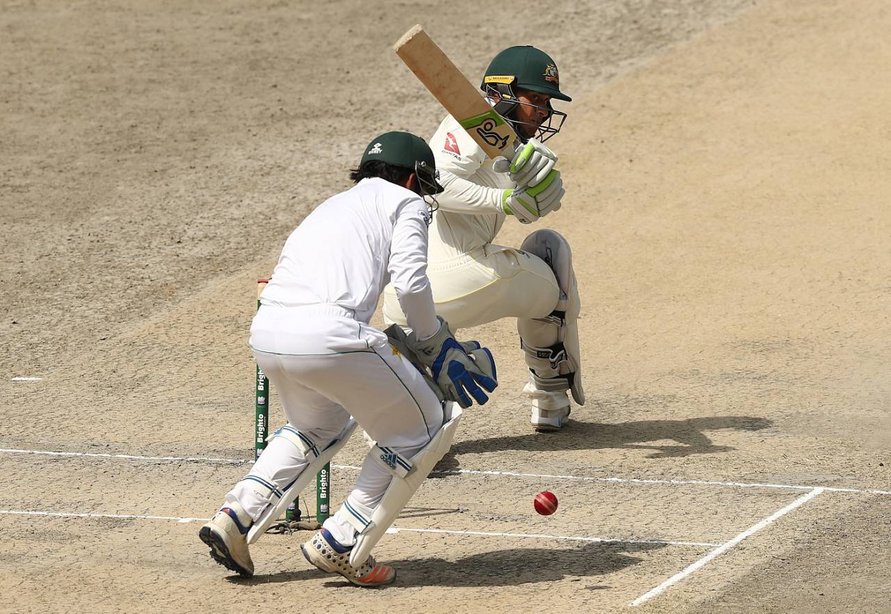 Usman Khawaja sweeps, Pakistan v Australia, 1st Test, Dubai, 4th day, October 10, 2018